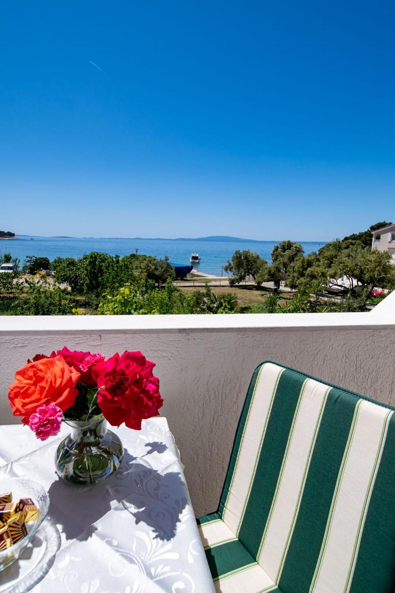 Apartments & Rooms Fam Ribaric Banjol Extérieur photo
