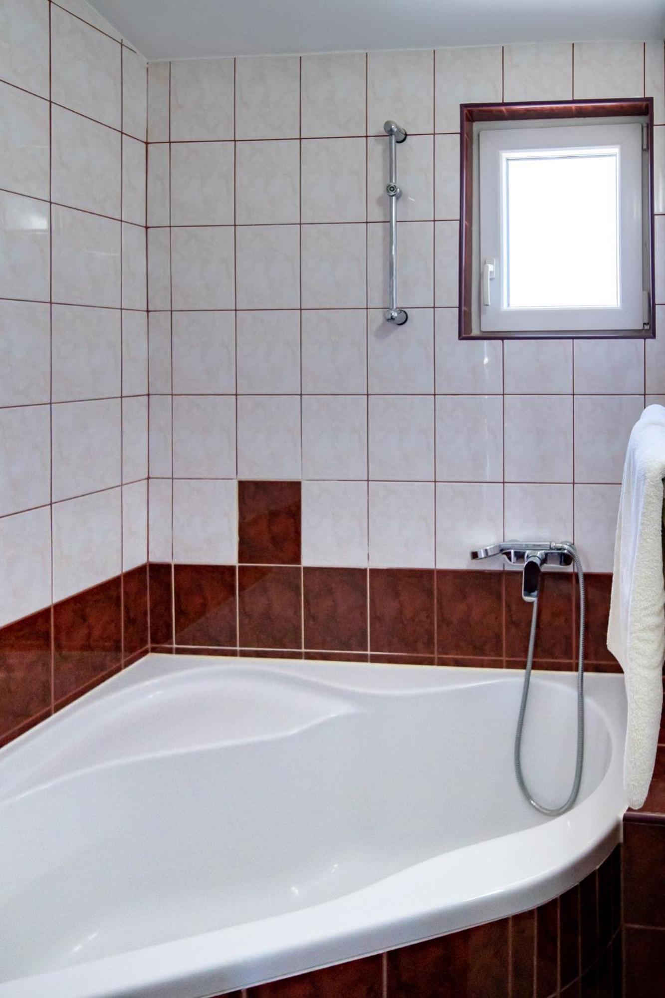 Apartments & Rooms Fam Ribaric Banjol Extérieur photo